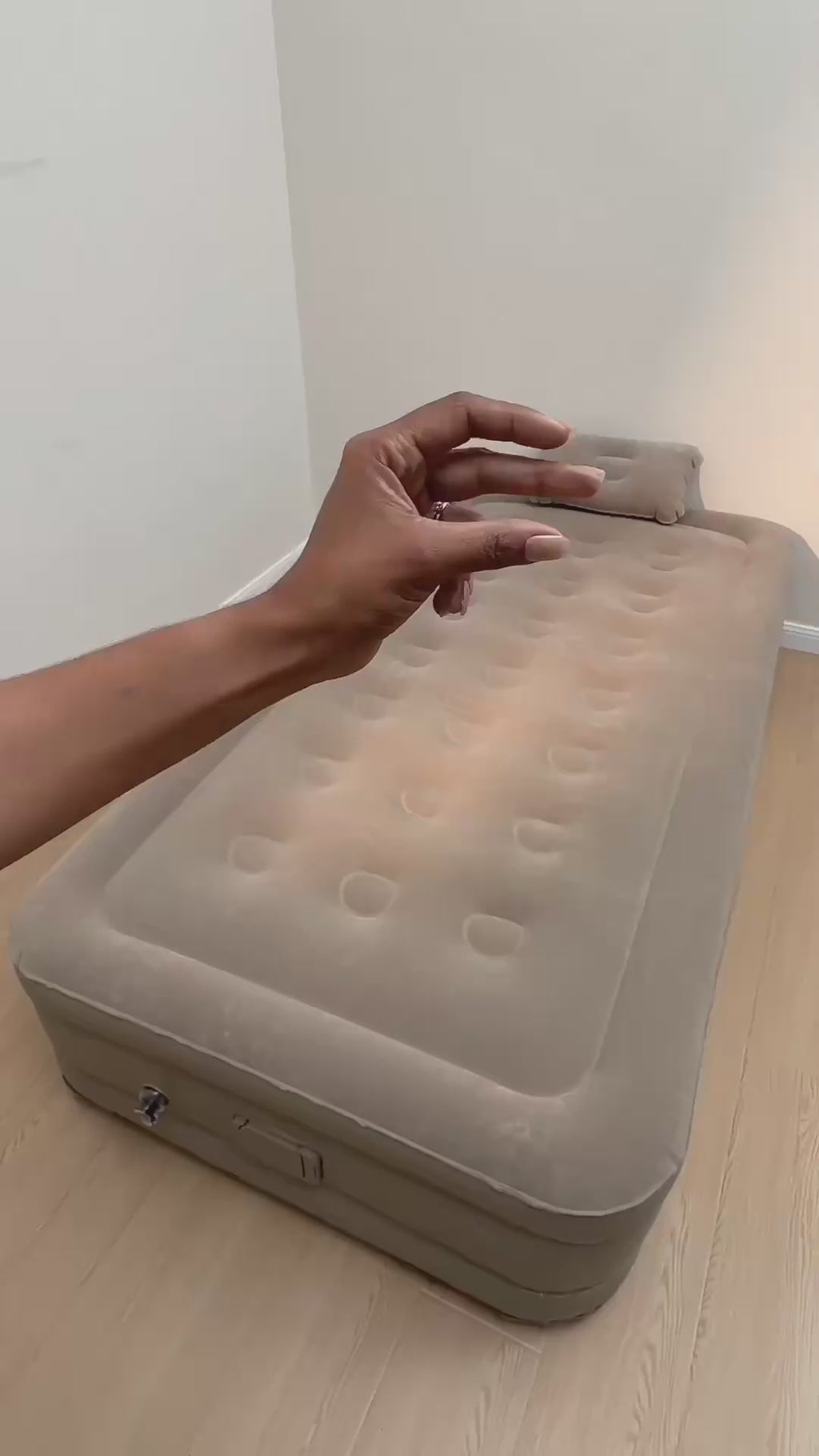 Portable Inflatable Air Mattress with Built-in Pump – Single Size (198×100×40cm) Black Color